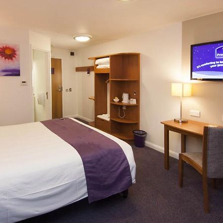 Premier Inn Dundee West Exterior foto