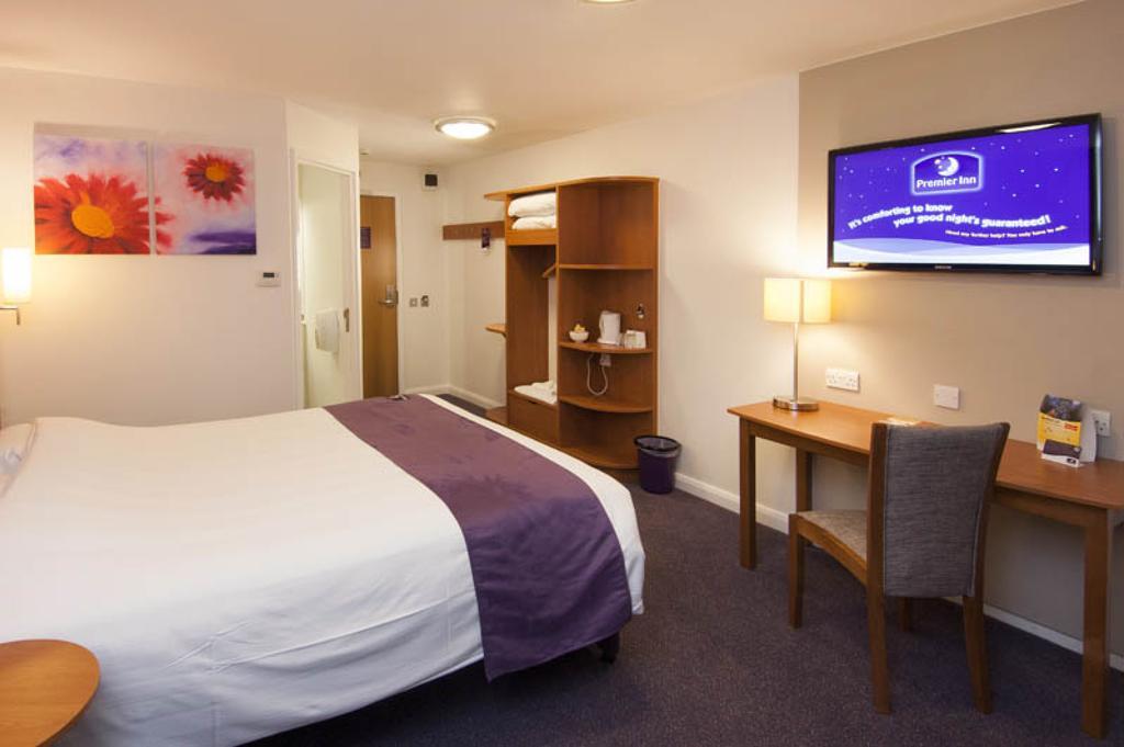 Premier Inn Dundee West Exterior foto
